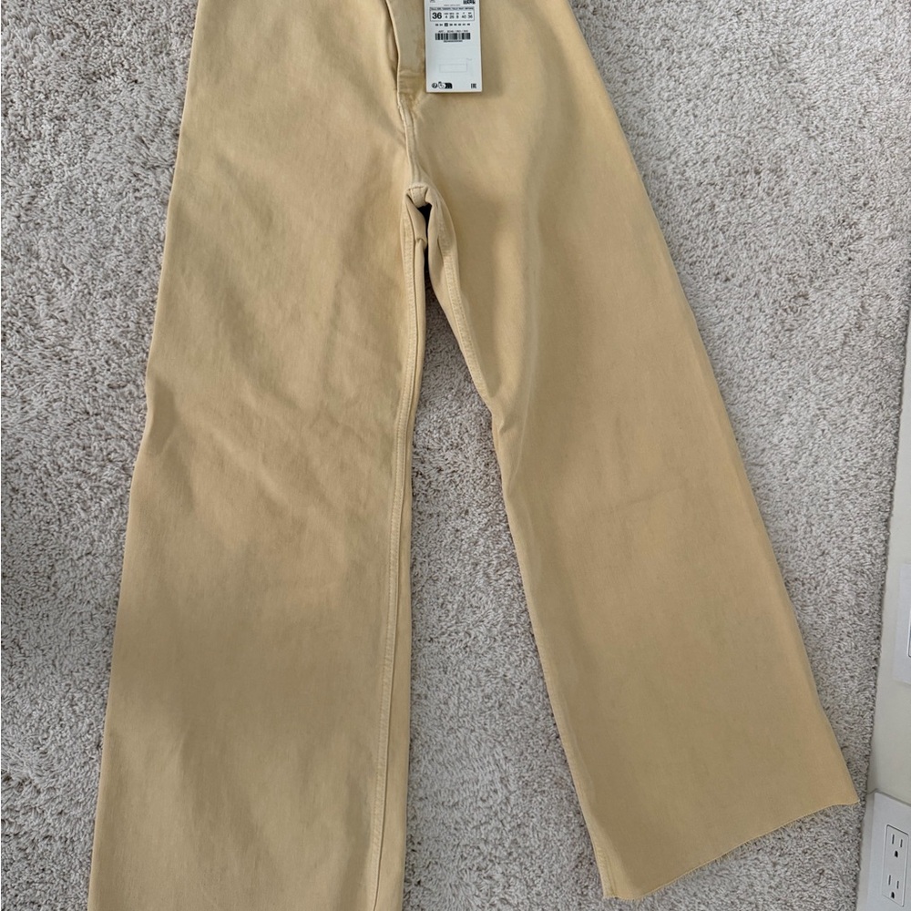 Zara Wide Leg yellow jeans